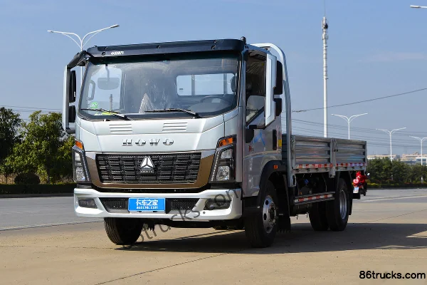 Sinotruk HOWO Tongshuai 145 hp 4X2(6 wheels) 4.15m Single Row Flatbed Light Truck (Xingrui 6-Speed) Exterior (3) | 86Trucks