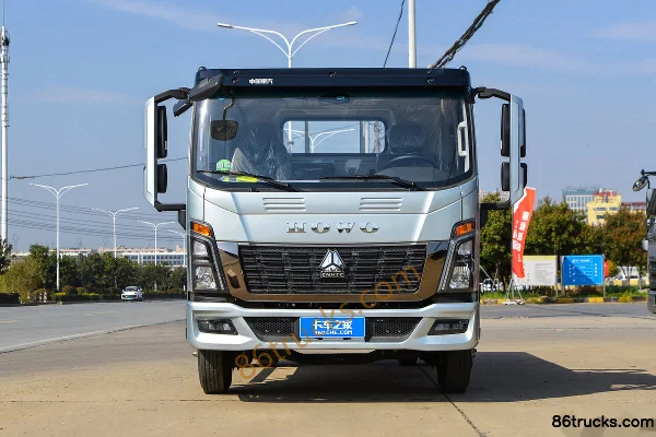 Sinotruk HOWO Tongshuai 145 hp 4X2(6 wheels) 4.15m Single Row Flatbed Light Truck (Xingrui 6-Speed) Exterior (2) | 86Trucks