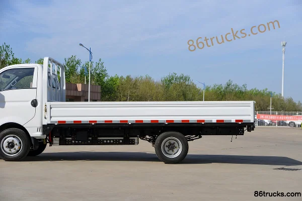 Kama Ruihang EX1 4.02m Single Row Pure Electric Flatbed Mini Truck Yiwei 66.54kWh 4X2(6 wheels) Body (2) | 86Trucks
