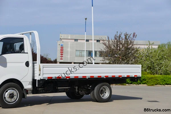 Kama Ruihang EX1 4.02m Single Row Pure Electric Flatbed Mini Truck Yiwei 66.54kWh 4X2(6 wheels) Body (1) | 86Trucks