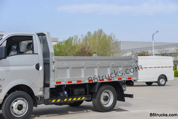 Kama Ruihang HX3 2L Diesel 102hp 4X2(6 wheels) Mengwo 5-Speed 2.915m Single Row Dump Truck Body (1) | 86Trucks