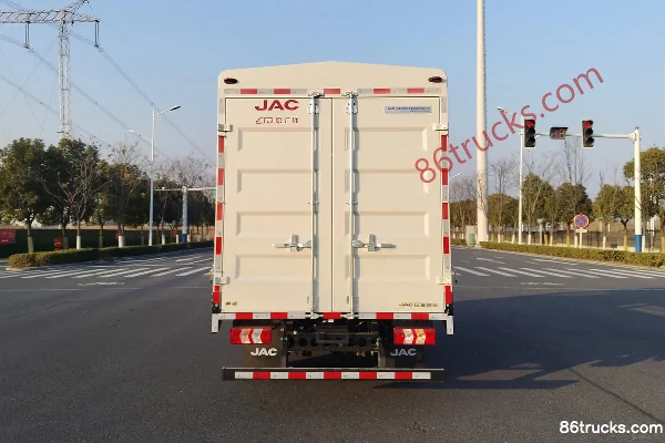 JAC EV3 3.89m Single Row Pure Electric Fence Micro Truck EVE 61.66kWh 4X2(6 roues) Extérieur (2) | 86Trucks