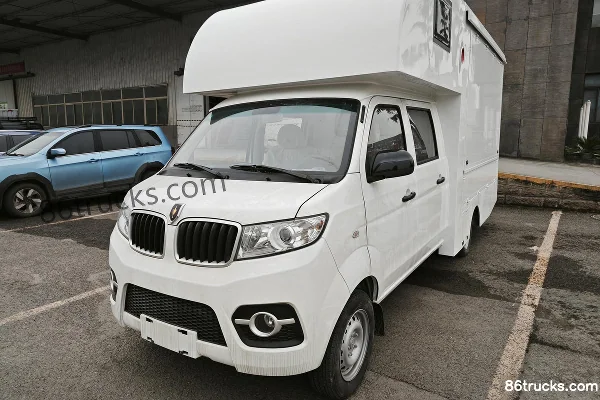 Xinyuan Jinbei T3 Classic 1.5L Gasoline 102hp 4X2(6 wheels) 5-Speed Hydraulic Brake 2.8m Double Row Sales Truck Exterior (2) | 86Trucks
