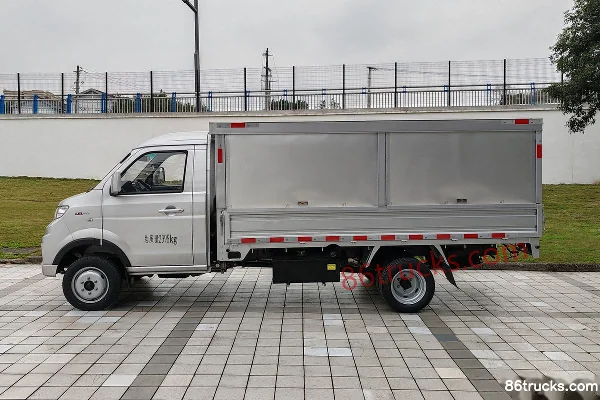 Xinyuan Jinbei T5 Standard Edition 1.6L Gasoline 123 hp 4X2(6 wheels) Hydraulic Brake 3.375m Single Row Wing Opening Box Micro Truck Exterio