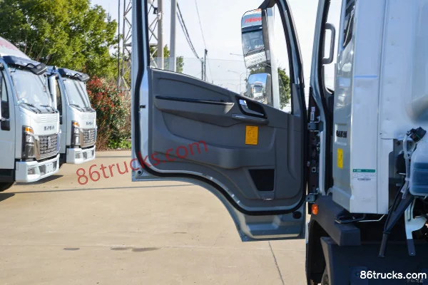 Sinotruk Tongshuai 2,5 L diesel 180 ch 4X2(6 roues) 12 vitesses 3,85 m camion porteur à ridelles avec cabine avancée (2) | 86Trucks
