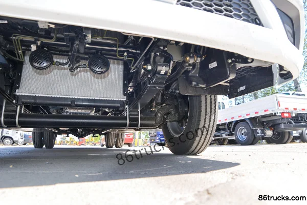 Foton Aoling M Card 2.0L 127ch 4X2(6 roues) CNG 3.535m plateau à ridelles cabine avancée Châssis (3) | 86Trucks