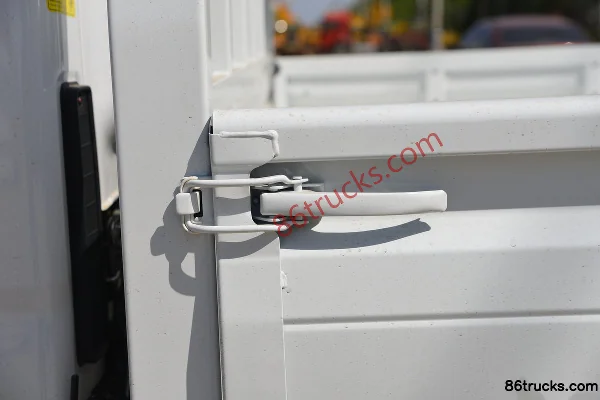Foton Aoling M Card 2.0L 127ch 4X2(6 roues) CNG 3.535m plateau à ridelles cabine avancée Carrosserie (3) | 86Trucks