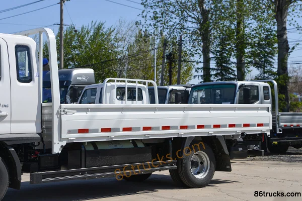 Foton Aoling M Card 2.0L 127ch 4X2(6 roues) CNG 3.535m plateau à ridelles cabine avancée Carrosserie (1) | 86Trucks