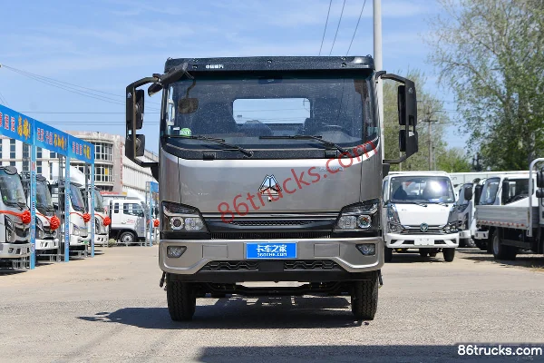 Sinotruk HOWO Hanjiang 160 hp 4X2(6 wheels) 4.15m Single Row Flatbed Light Truck Exterior (2) | 86Trucks