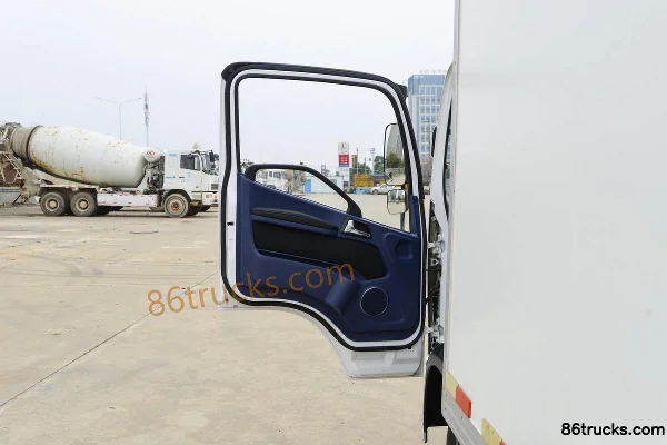 FAW Jiefang Hu 6G Medium Body 4.5T 4.05m Single Row Plug-in Hybrid Refrigerated Truck 14.016kWh 4X2(6 wheels) Cab (1) | 86Trucks