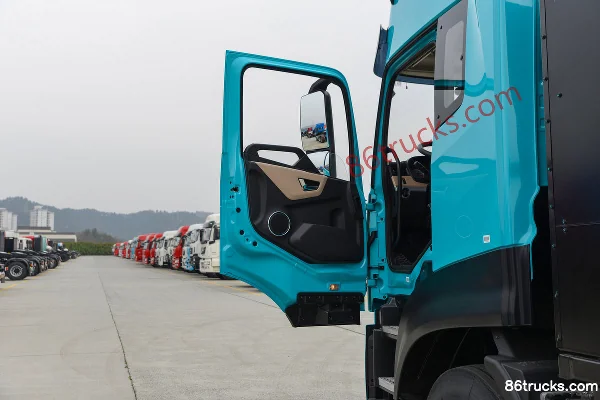 Dongfeng Tianlong KL version standard 6X4(10 roues) tracteur routier électrique pur à échange de batterie Lanyuan New Energy 400 kWh Cabine
