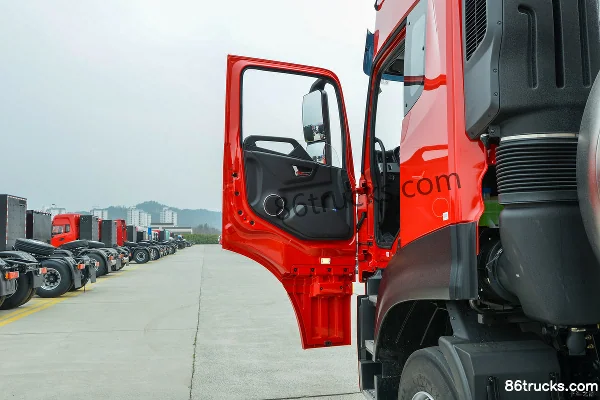 Dongfeng Commercial Vehicle Tianlong KL 12.9L LNG 520hp 4X2(6 wheels) AMT Automatic Tractor Truck Cab (1) | 86Trucks