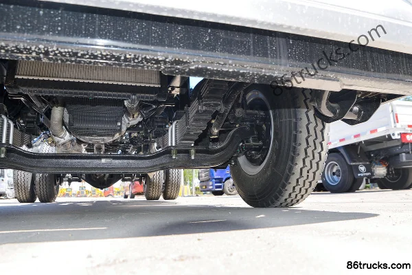 Foton Suyun Pro 2.5L diesel 163ch 4X2(6 roues) Fast Gear 10-speed 4.14m single-row van light truck Châssis (3) | 86Trucks