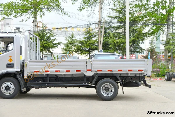 Foton Aumark S1 Series Southwest Version 156 hp 4X2(6 wheels) 4.17m Single Row Flatbed Light Truck Body (2) | 86Trucks