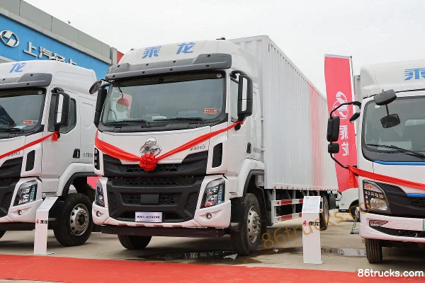 Dongfeng Liuqi Chenglong H5 320hp 4X2(6 wheels) 9.7m AMT automatic transmission van cargo truck Exterior (3) | 86Trucks
