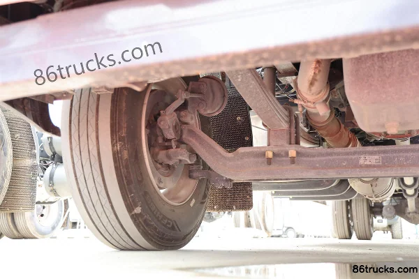 Dongfeng Liuqi Chenglong H5 320hp 4X2(6 wheels) 9.7m AMT automatic transmission van cargo truck Chassis (2) | 86Trucks