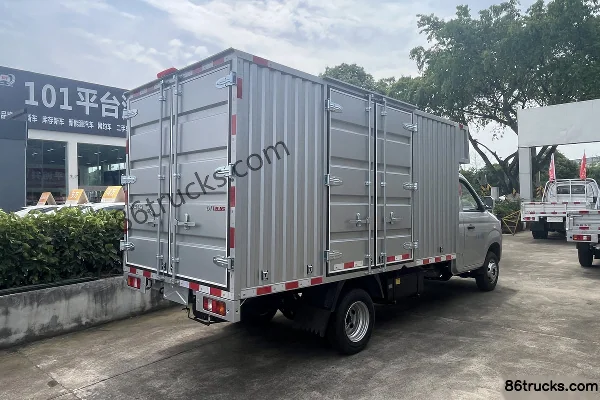 Dongfeng D71 PLUS 1.6L Gasoline 122hp 4X2(6 wheels) 5-Speed 3.7m Single Row Enclosed Mini Truck Exterior (3) | 86Trucks
