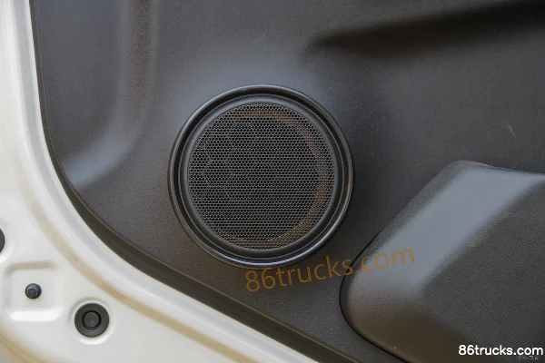 Dongfeng Tianjin KR 230 hp 4X2(6 wheels) Compactor Garbage Truck (Chengli Brand) Cab (3) | 86Trucks