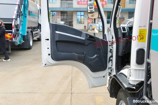 Sinotruk Warrior M1 137 ch 4X2(6 roues) 2,12 m camion à ordures compacteur (marque Chengli) Cabine (2) | 86Trucks