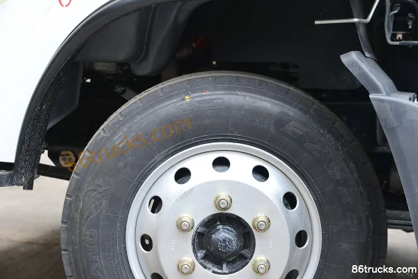 Sinotruk Warrior M1 137 ch 4X2(6 roues) 2,12 m camion à ordures compacteur (marque Chengli) Châssis (3) | 86Trucks