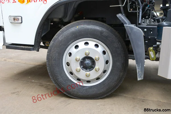 Sinotruk Warrior M1 137 ch 4X2(6 roues) 2,12 m camion à ordures compacteur (marque Chengli) Châssis (2) | 86Trucks