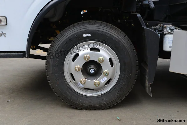 Dongfeng V3 142hp 4X2(6 wheels) Diesel Single Row Detachable Container Garbage Truck Chassis (3) | 86Trucks