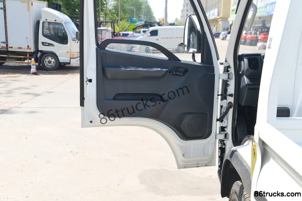 Foton Times Linghang S1 Pioneer Edition 2.0L 144 hp 4X2(6 wheels) Gasoline 4.12m Single Row Flatbed Mini Truck Cab (2) | 86Trucks
