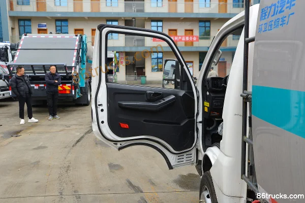 Feidi EF3 4X2(6 wheels) Electric Garbage Truck CATL 55.71kWh Cab (1) | 86Trucks