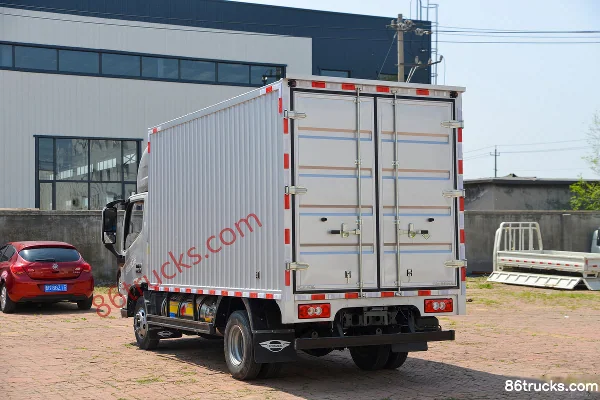 Shidai Linghang Big G 2L LNG 150 hp 4X2(6 wheels) WLY 6-speed 4.14m Single Row Enclosed Light Truck Body (3) | 86Trucks