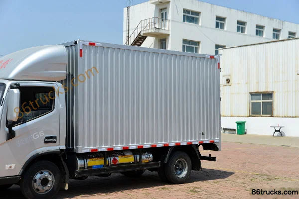 Shidai Linghang Big G 2L LNG 150 hp 4X2(6 wheels) WLY 6-speed 4.14m Single Row Enclosed Light Truck Body (1) | 86Trucks