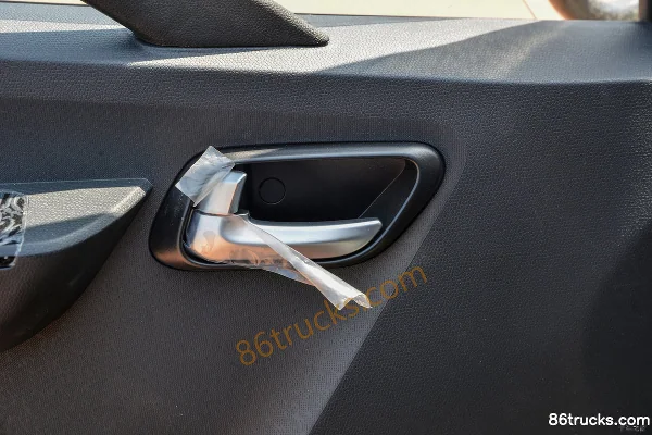 Foton Times Linghang S1 hydraulic brake 3.8m single-row van mini truck EVE 66.53kWh 4X2(6 wheels) Cab (3) | 86Trucks