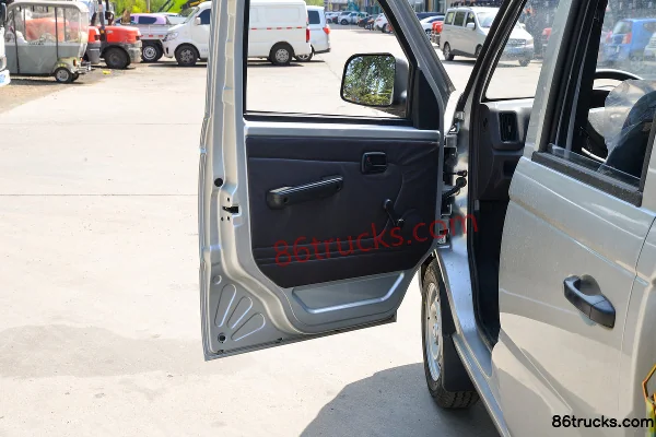 Foton Xiangling V1 1.5L 116 ch 4X2(6 roues) camion de vente (China VI) Cabine (2) | 86Trucks