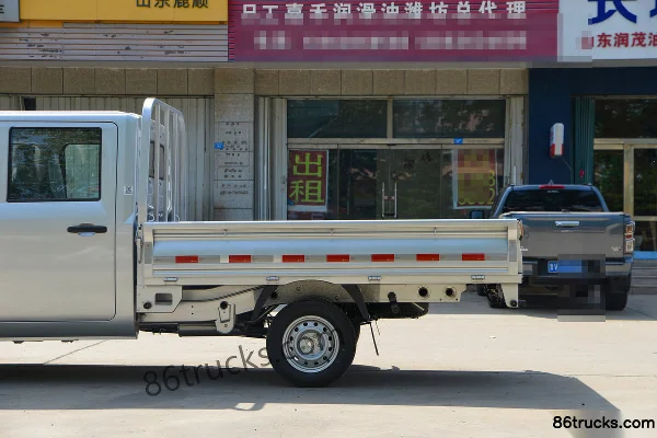 Foton Xiangling Q Split Luxury 1.6L 120 hp 4X2(6 wheels) gasoline 2.5m double-row flatbed mini truck Body (2) | 86Trucks