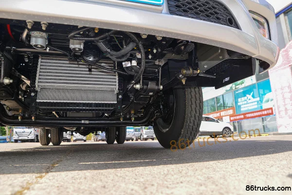 Foton X 125 hp 4X2(6 wheels) 3.17m Double Row Flatbed Light Truck Chassis (3) | 86Trucks