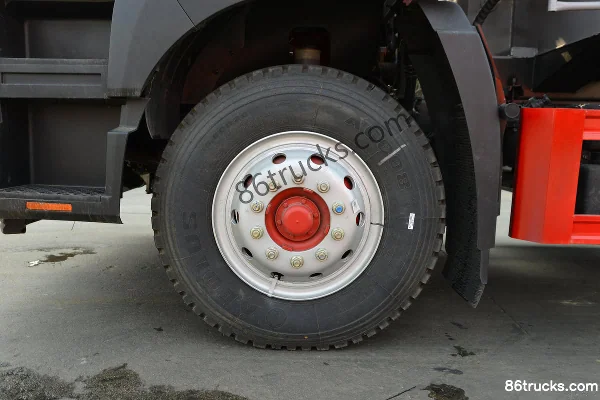 Dongfeng D9 240 ch 4X2(6 roues) camion de collecte des déchets (marque Chengli) Châssis (2) | 86Trucks