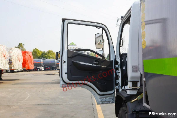 Dongfeng D7 165 ch 4X2(6 roues) camion à ordures (marque Chengli) Cabine (1) | 86Trucks