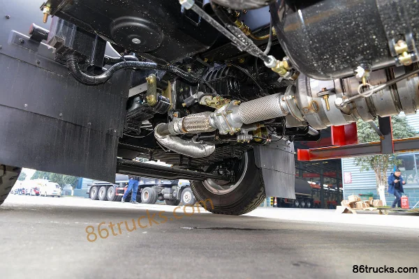Dongfeng D7 165 ch 4X2(6 roues) camion à ordures (marque Chengli) Châssis (2) | 86Trucks
