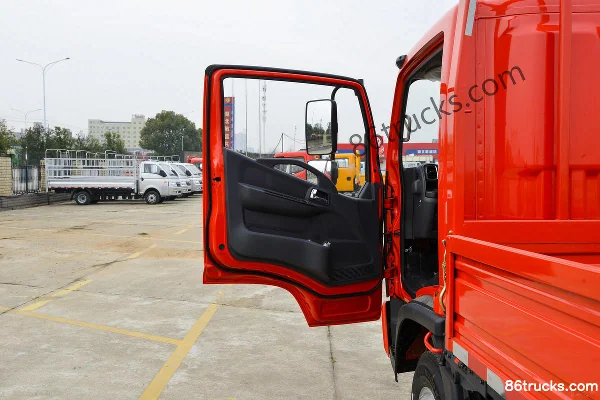 Dongfeng Kaipute K6-L Zhiyue Edition 163 hp 4X2(6 wheels) 4.2m Single Row Flatbed Light Truck (Beijing VI) Cab (1) | 86Trucks