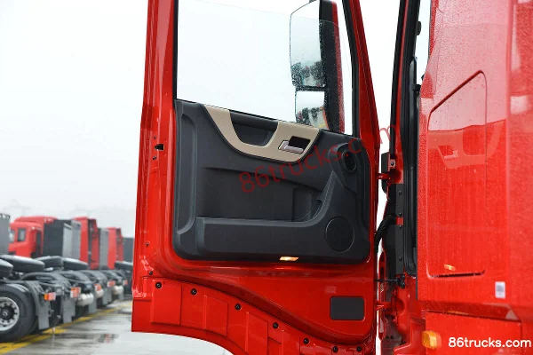 Tianlong Flagship KX Rongyao Edition 14.5L LNG 580 ch 6X4(10 roues) Eaton 12 rapports AMT automatique tracteur routier pour matières dangere