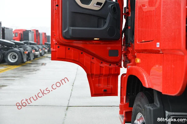Tianlong Flagship KX Rongyao Edition 14.5L LNG 580 ch 6X4(10 roues) Eaton 12 rapports AMT automatique tracteur routier pour matières dangere