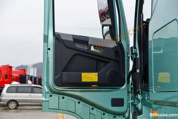 Dongfeng Tianlong Flagship KX Rongyao Edition 13.5L Diesel 630hp 6X4(10 wheels) Eaton 12-speed AMT Automatic Tractor Truck Cab (2) | 86Truck