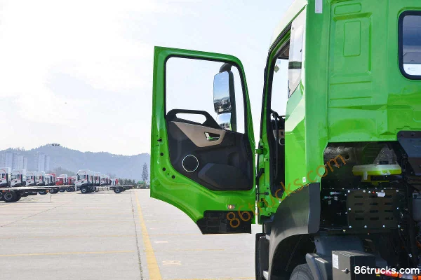 Dongfeng Commercial Vehicle Tianlong KL version composite 6X4(10 roues) tracteur routier électrique pur 282 kWh CATL Cabine (1) | 86Trucks