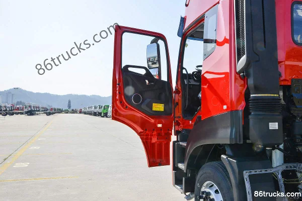Dongfeng Commercial Vehicle Tianlong KL 350 ch 8X4(12 roues) fuel tanker truck (Chusheng brand) Cabine (1) | 86Trucks