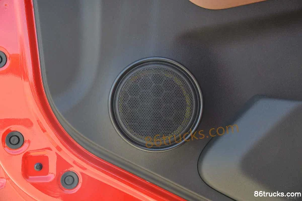 Dongfeng Commercial Vehicle Tianjin KR Comfort Edition 260hp 4X2(6 wheels) 6.8m Van Truck (Flat Roof)(Dongfeng 8-speed) Cab (3) | 86Trucks