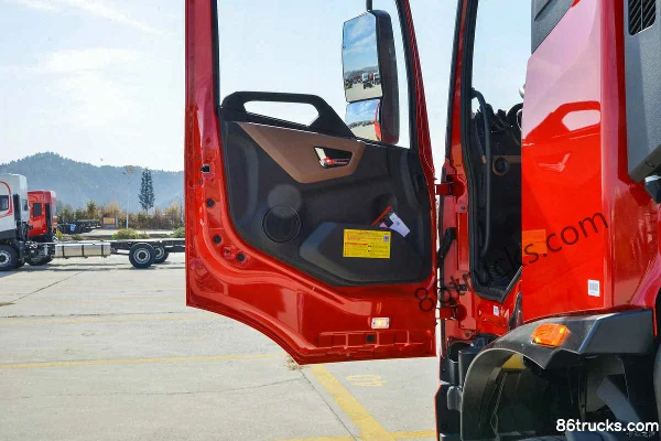 Dongfeng Commercial Vehicle Tianjin KR Comfort Edition 260hp 4X2(6 wheels) 6.8m Van Truck (Flat Roof)(Dongfeng 8-speed) Cab (2) | 86Trucks