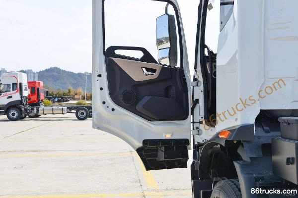 Dongfeng Commercial Vehicle Tianjin KR 6X4(10 wheels) Electric Cleaning Truck (Zhonglian Brand) 242kWh Cab (2) | 86Trucks