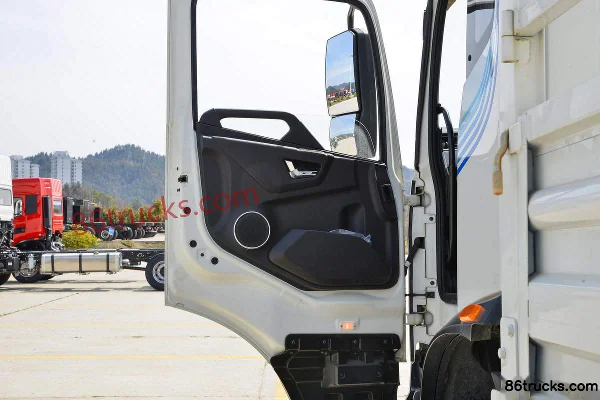 Dongfeng Commercial Vehicle Tianjin KR 4X2(6 wheels) 6.75m Electric Cage Cargo Truck Ruipu 265kWh Cab (2) | 86Trucks