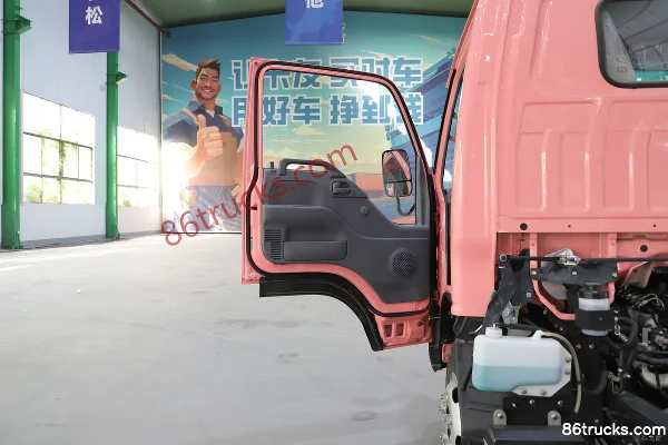Qingling Isuzu 100P 131 ch 4X2(6 roues) nacelle élévatrice (marque Maidesheng) Cabine (1) | 86Trucks