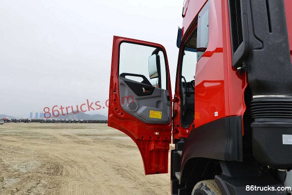 Dongfeng Commercial Vehicle Tianlong KL 290 hp 6X2(8 wheels) 9.6m Wing Opening Box Cargo Truck (High Roof) Cab (1) | 86Trucks