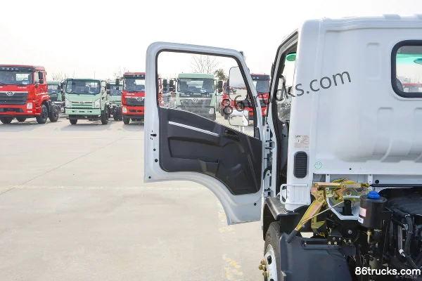 Sanhuan Shitong Xinchuangke 160hp 4X2(6 wheels) Aerial Work Truck (Zhuanzhi Brand) Cab (1) | 86Trucks